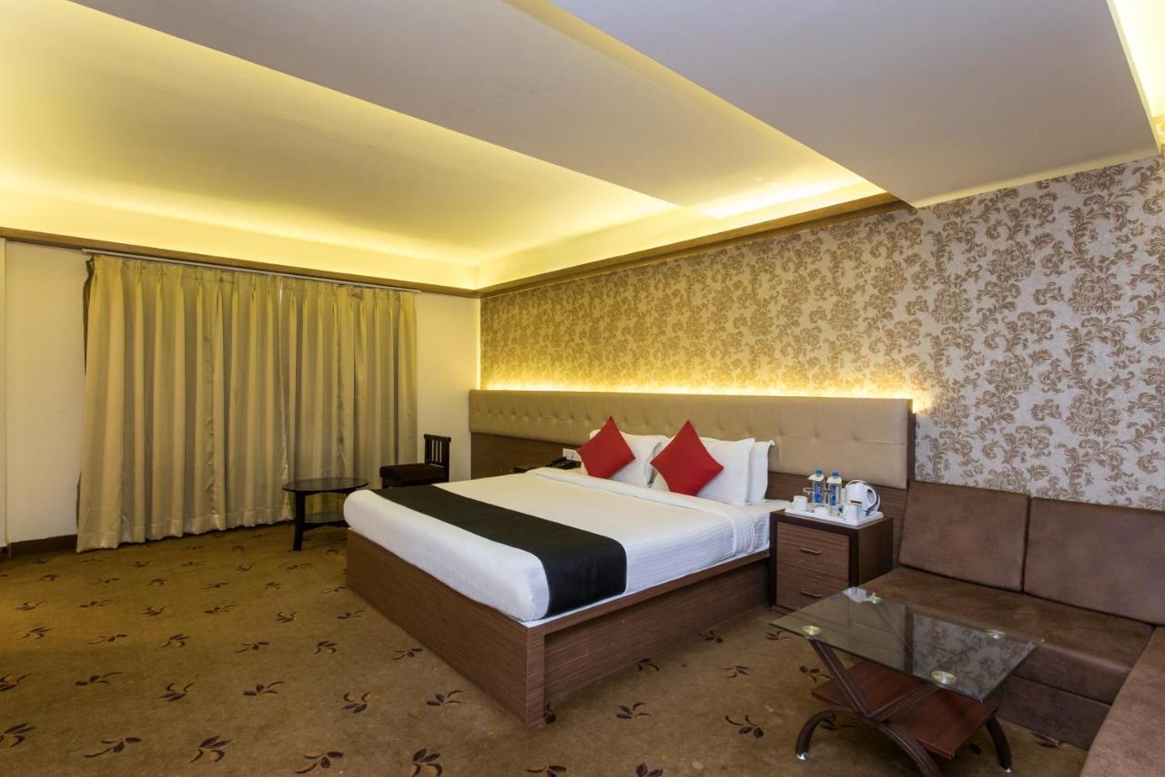 Hotel Solaris And Club Indore